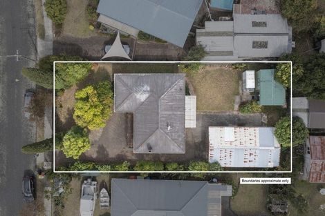 Photo of property in 16 Koru Street, Mangere Bridge, Auckland, 2022