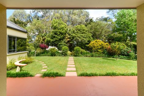 Photo of property in 11 La Lena Grove, Fitzherbert, Palmerston North, 4410