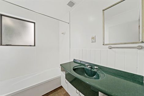 Photo of property in 64 Sunvue Road, Glen Eden, Auckland, 0602