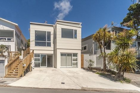 Photo of property in 58 Mortimer Terrace, Brooklyn, Wellington, 6021