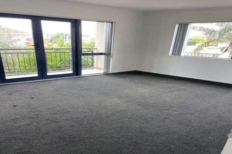 Photo of property in 445 Old Te Atatu Road, Te Atatu Peninsula, Auckland, 0610