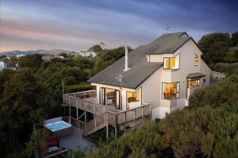 Photo of property in 42 James Cook Drive, Whitby, Porirua, 5024