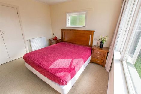Photo of property in 85 Breaker Bay Road, Breaker Bay, Wellington, 6022