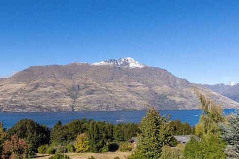 Photo of property in Arno Apartment, 10/8 Mckerrow Place, Sunshine Bay, Queenstown, 9300