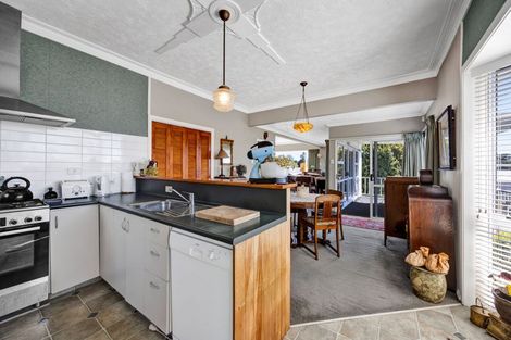 Photo of property in 32 Queens Road, Glen Avon, New Plymouth, 4312