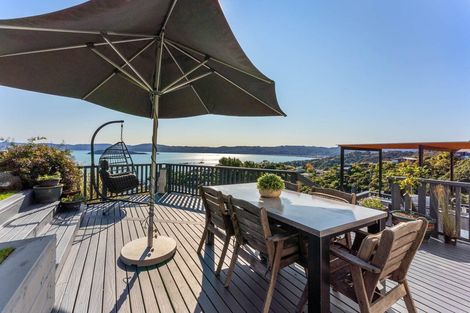 Photo of property in 10 Latham Road, York Bay, Lower Hutt, 5013