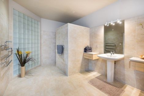 Photo of property in 2 Marina View, Waikawa, Picton, 7281