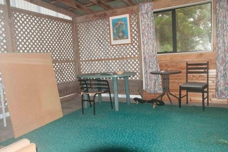 Photo of property in 42 Fruitvale Road, New Lynn, Auckland, 0600