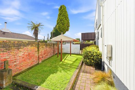 Photo of property in 8 Ash Place, Aramoho, Whanganui, 4500