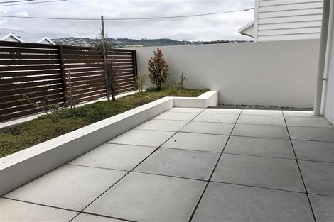 Photo of property in 76 Brougham Street, Mount Victoria, Wellington, 6011