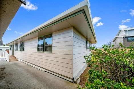 Photo of property in 11a Keeling Road, Henderson, Auckland, 0612