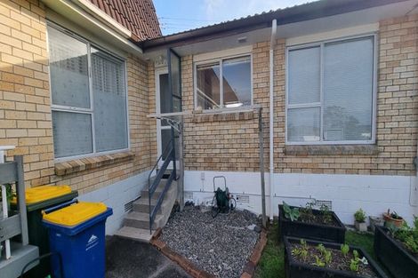 Photo of property in 2/137 Rangatira Road, Beach Haven, Auckland, 0626