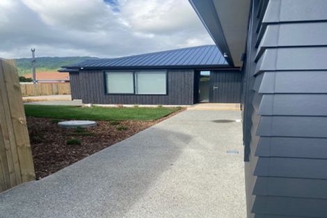 Photo of property in 19 Kaiwaru Place, Waikanae, 5036