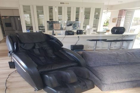Photo of property in 44 Corricvale Way, Northcross, Auckland, 0630