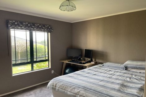 Photo of property in 19 Logan Way, Kelvin Grove, Palmerston North, 4414