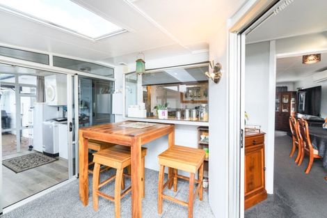 Photo of property in 44 Kaimanawa Street, Kelvin Grove, Palmerston North, 4414