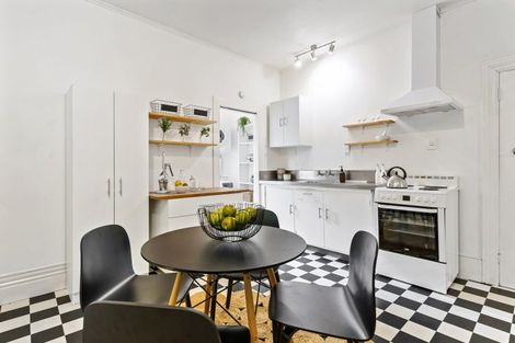 Photo of property in 10 Governor Road, Northland, Wellington, 6012