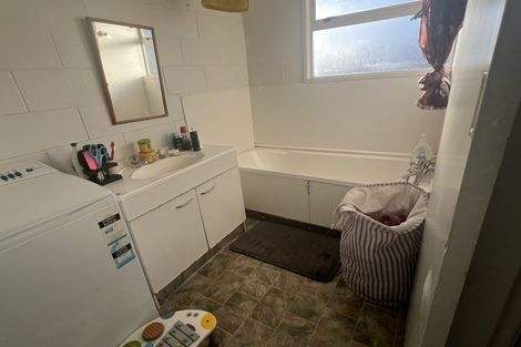 Photo of property in 2 Cameron Road, Hamilton East, Hamilton, 3216
