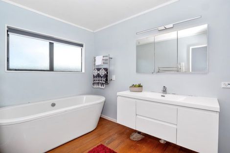 Photo of property in 37 Poike Road, Hairini, Tauranga, 3112