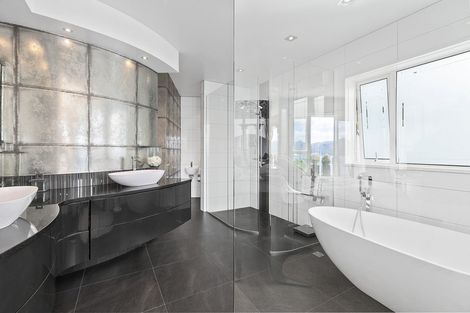 Photo of property in 11u2- Maida Vale Road, Roseneath, Wellington, 6011