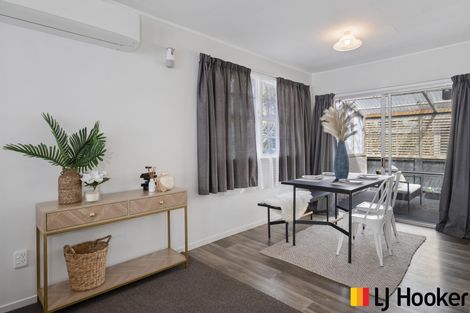 Photo of property in 11 Burndale Terrace, Manurewa, Auckland, 2102