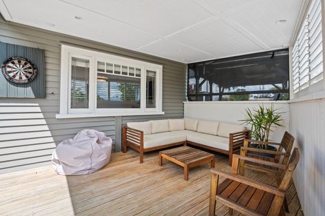 Photo of property in 2/46 Gladstone Road, Northcote, Auckland, 0627
