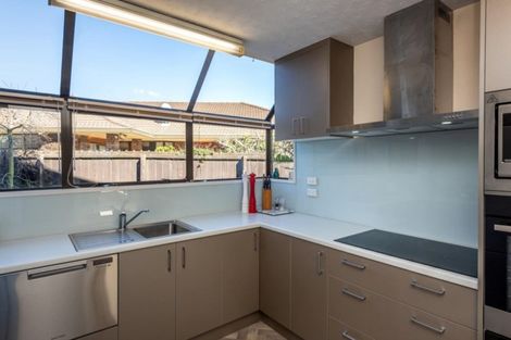 Photo of property in 2/35 Solway Avenue, Ilam, Christchurch, 8041