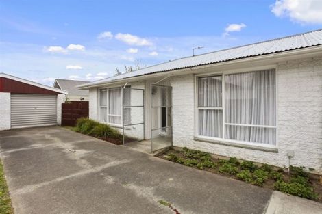 Photo of property in 59 Winters Road, Redwood, Christchurch, 8051