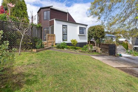 Photo of property in 1/6 Mira Place, Windsor Park, Auckland, 0632