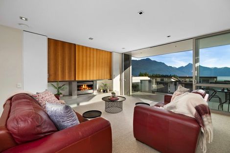 Photo of property in The Beeches Apartments, 9/60 Hallenstein Street, Queenstown, 9300