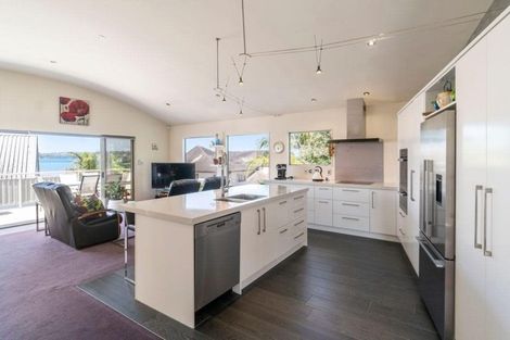 Photo of property in 44a Spinnaker Drive, Te Atatu Peninsula, Auckland, 0610