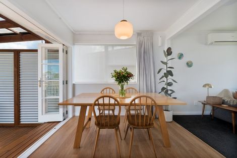 Photo of property in 6 Thornlow Street, Glendene, Auckland, 0602