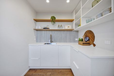 Photo of property in 10 Eliot Street, New Plymouth, 4310