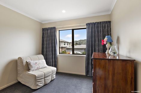 Photo of property in 11 Cresswell Place, Johnsonville, Wellington, 6037