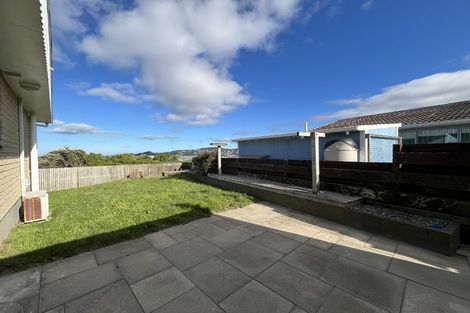 Photo of property in 38 Duchess Place, Maupuia, Wellington, 6022