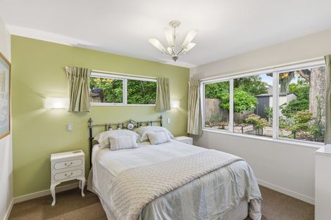 Photo of property in 3 Iti Grove, Waikanae, 5036