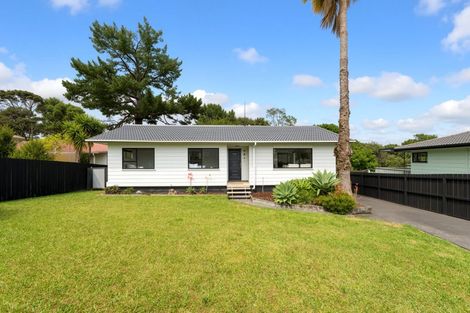 Photo of property in 9 West Harbour Drive, West Harbour, Auckland, 0618