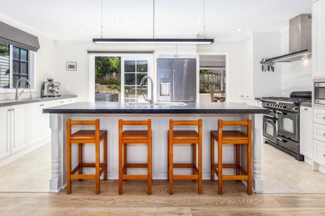 Photo of property in 7 Tararua Close, Aotea, Porirua, 5024