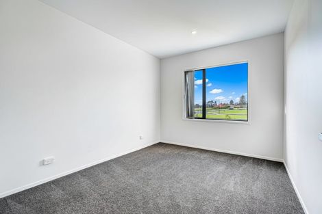 Photo of property in 61 Hayfield Way, Karaka, Papakura, 2113