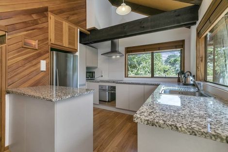 Photo of property in 25 Jacaranda Avenue, Beach Haven, Auckland, 0626