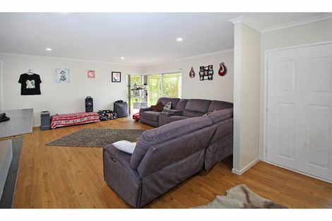 Photo of property in 7 Gambare Place, Wattle Downs, Auckland, 2103