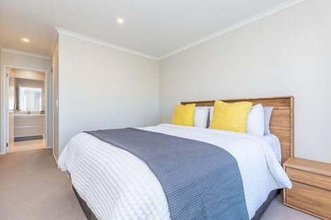 Photo of property in 14 Manutewhau Road, Massey, Auckland, 0614