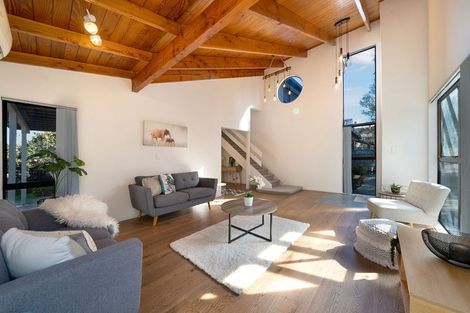 Photo of property in 6 Glucina Avenue, West Harbour, Auckland, 0618