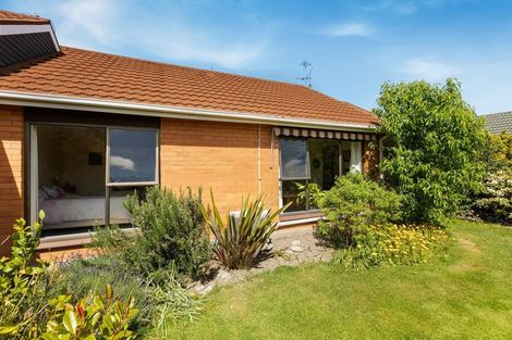 Photo of property in 6 Ostend Place, Avonhead, Christchurch, 8042