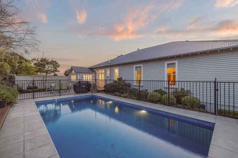 Photo of property in 69 Hackthorne Road, Cashmere, Christchurch, 8022