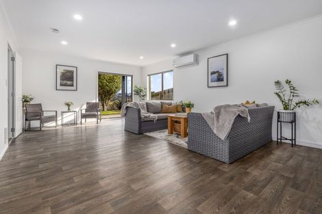 Photo of property in 42 Harry Shaw Way, Raumati South, Paraparaumu, 5032