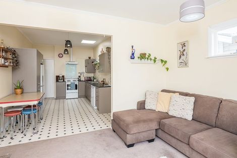 Photo of property in 23 Resolution Street, Lyall Bay, Wellington, 6022