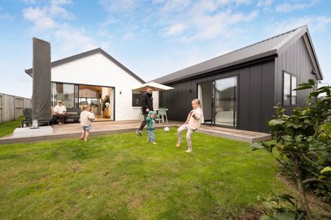 Photo of property in 5 Kahotea Place, Papamoa Beach, Papamoa, 3118
