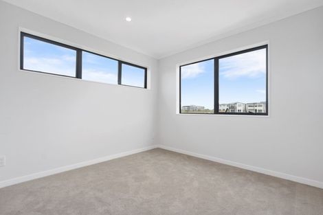 Photo of property in 10 Riroriro Road, Hobsonville, Auckland, 0616