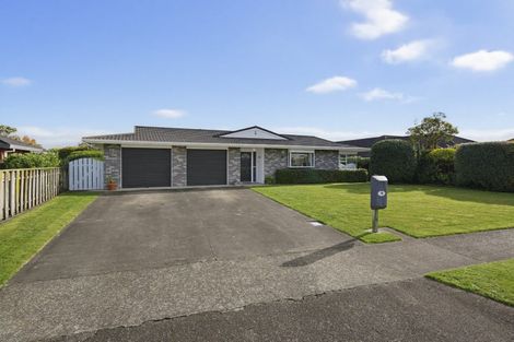 Photo of property in 16 Easton Way, Levin, 5510